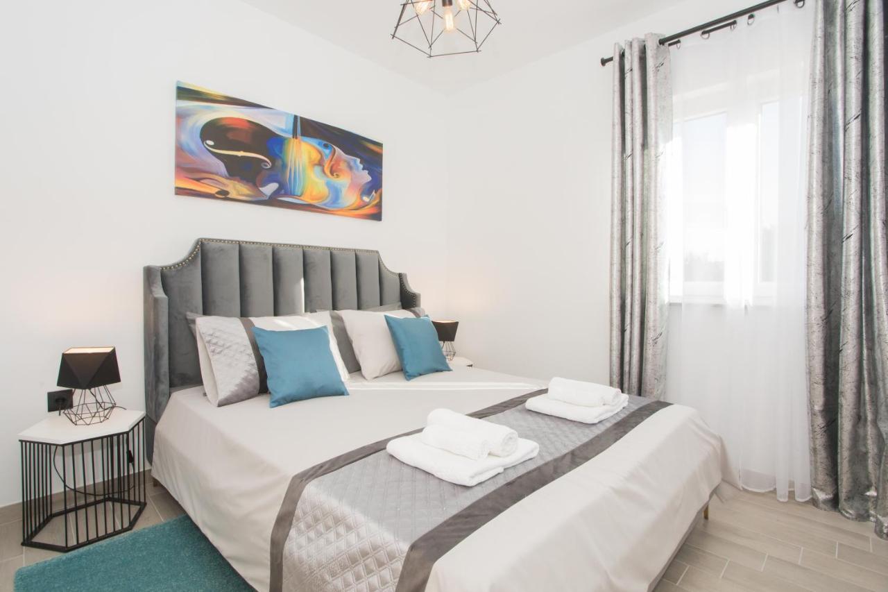 Apartmani Rispet ชิเบนิก ภายนอก รูปภาพ